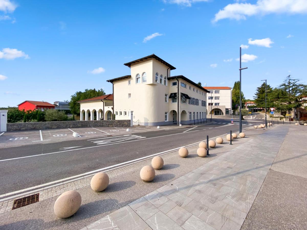Toscanina Garni Hotel Dobrovo Eksteriør billede