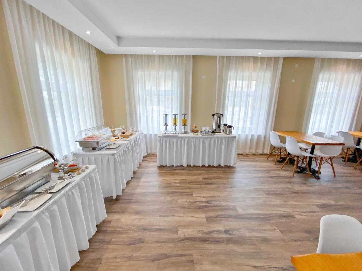 Toscanina Garni Hotel Dobrovo Eksteriør billede