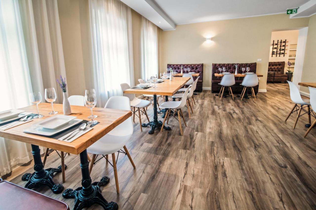 Toscanina Garni Hotel Dobrovo Eksteriør billede