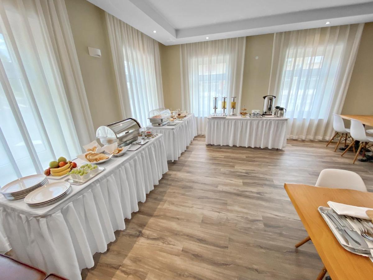 Toscanina Garni Hotel Dobrovo Eksteriør billede